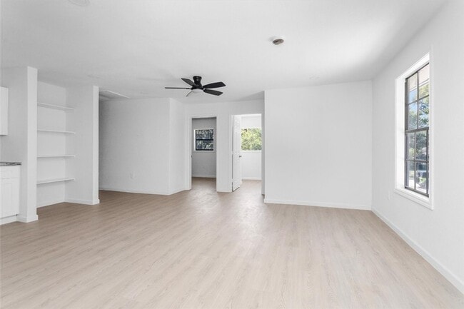 Building Photo - 16016 Green Manor Dr