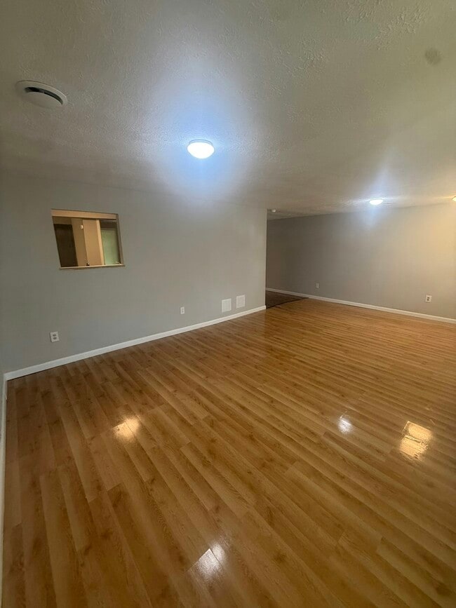 Building Photo - 1225 Buckley Ave