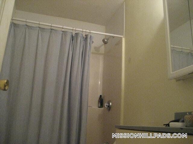 Building Photo - 101.5 Calumet St