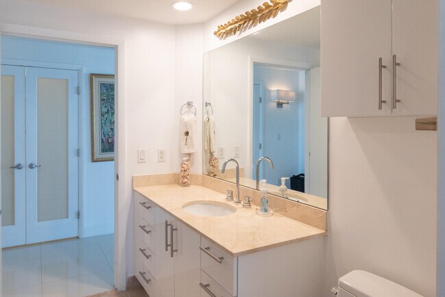 Building Photo - 550 Okeechobee Blvd