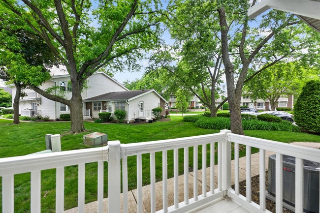 Building Photo - 212 Amherst Ct