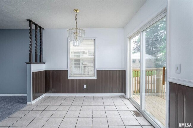 Building Photo - SW 424/426 30th Ave duplex