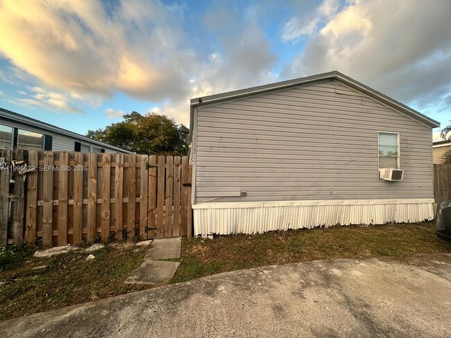 Building Photo - 11863 Atlantic Cir