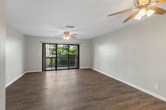 Building Photo - Spacious 3 Bedroom Townhome Available Now!