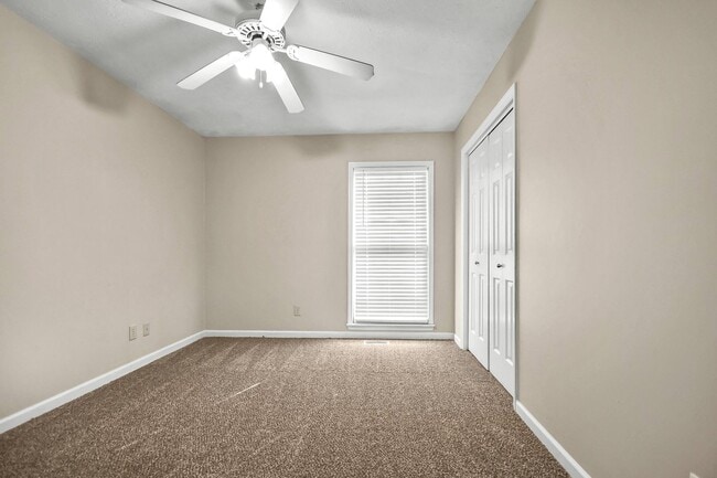 Building Photo - Ranch Home on Creek Lot!