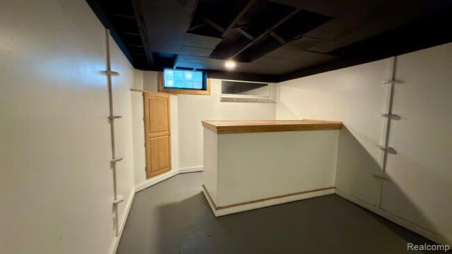 Building Photo - 855 John Daly St