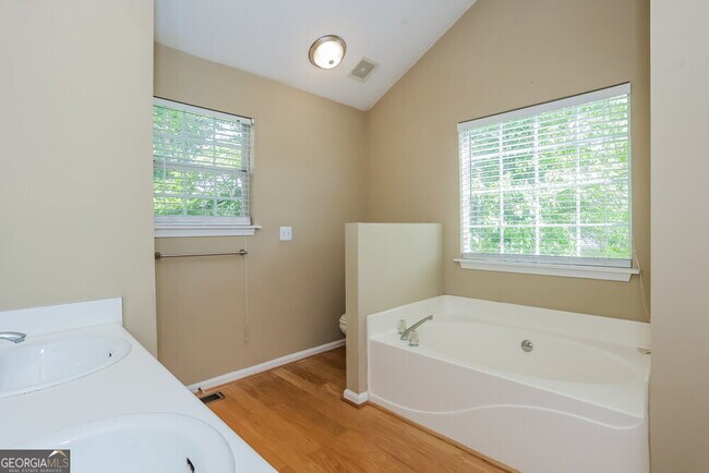 Building Photo - 3857 Merryweather Trail