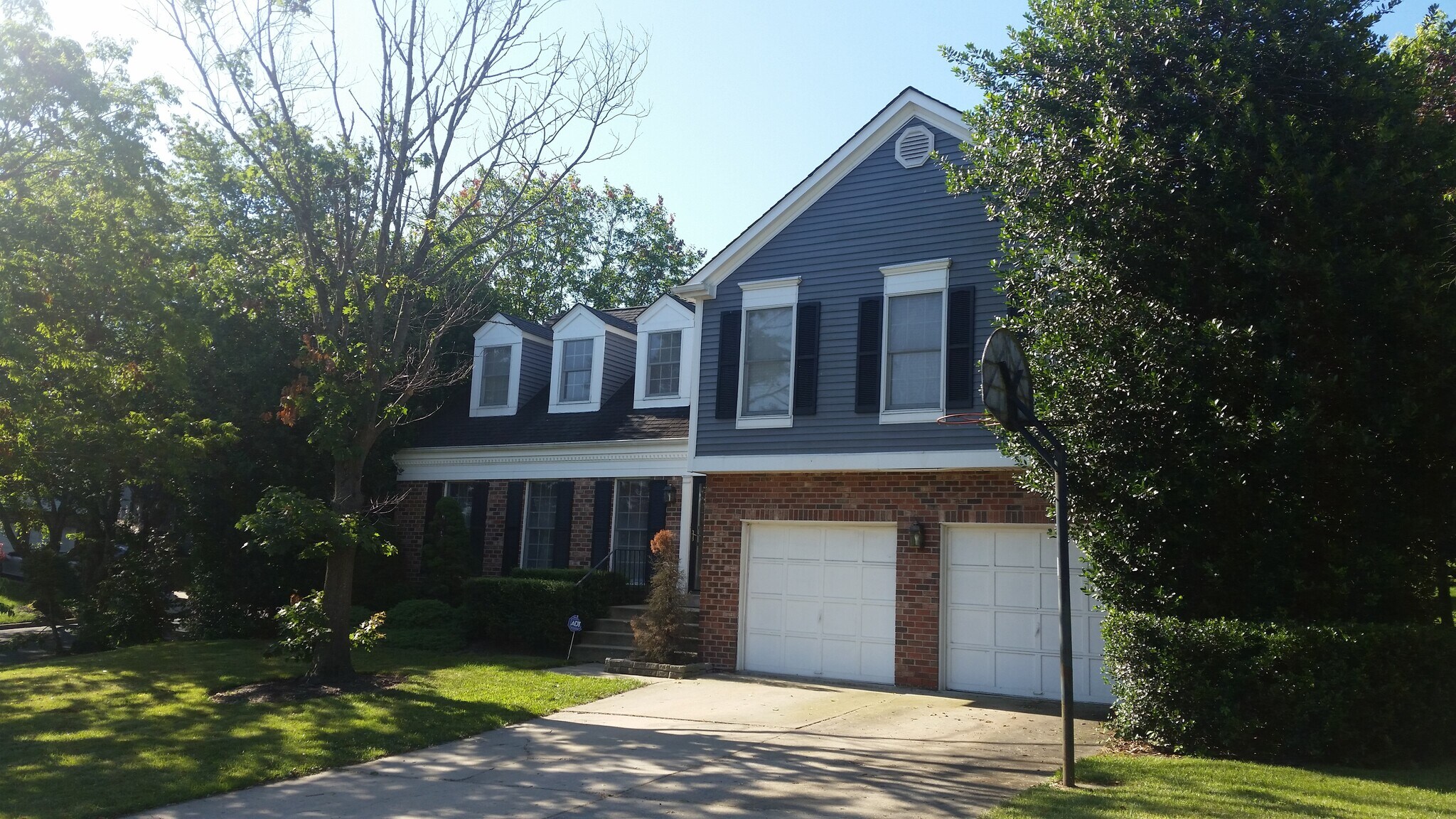 Building Photo - 1213 Golf Course Dr