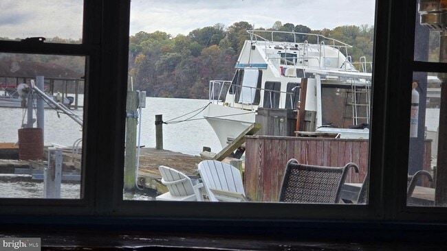 Building Photo - 36 Shore Dr