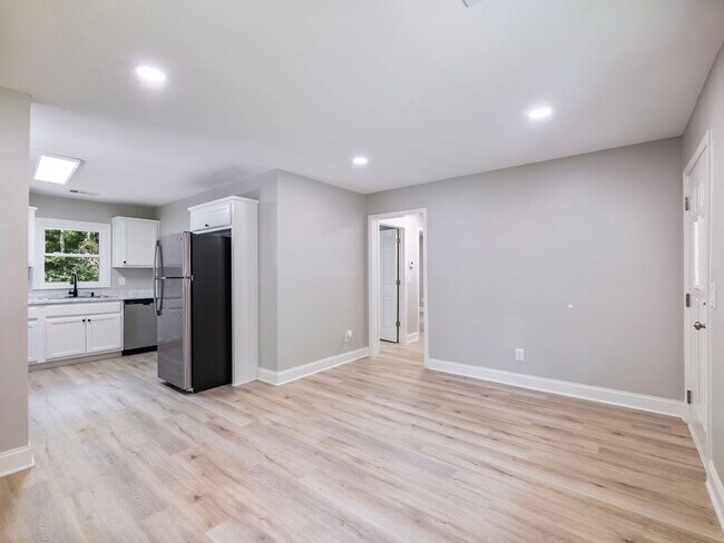 Building Photo - 2862 Argyle Dr NW