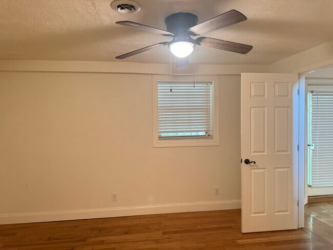 Building Photo - Beautiful 3 Bed 3 Bath Home nestled in St. B!
