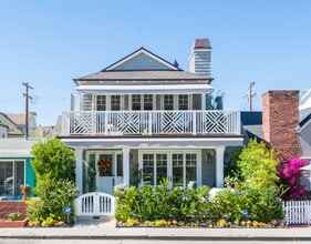 Building Photo - California Coastal Awaits: Luxurious Custom 3-Bedroom Home with Marble Touches on Balboa Island