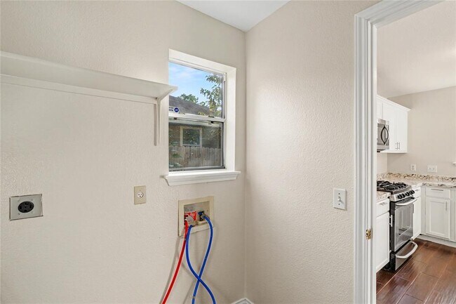 Building Photo - 172 Discovery