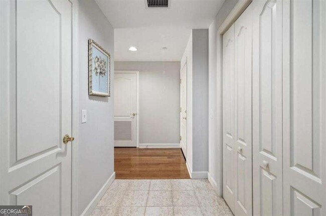 Building Photo - 195 14th St NE