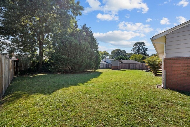 Building Photo - Spacious 4-Bedroom Home with Modern Updates