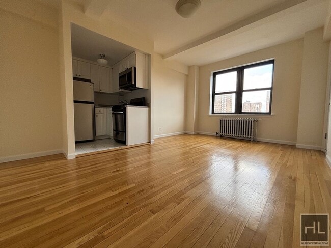 Building Photo - 850 Amsterdam Ave