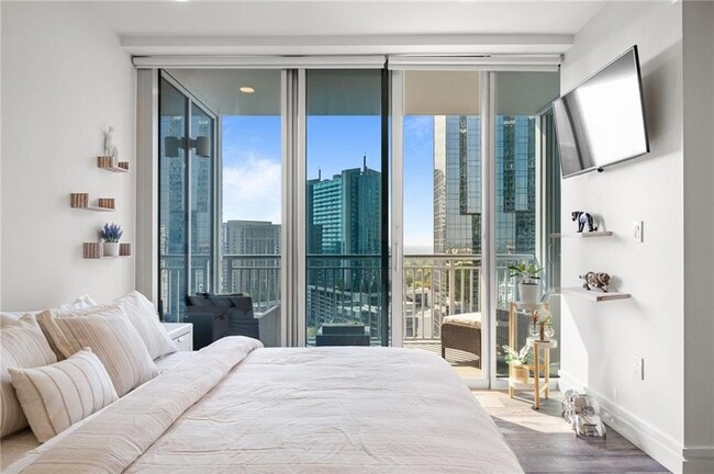 Building Photo - 3338 Peachtree Rd NE