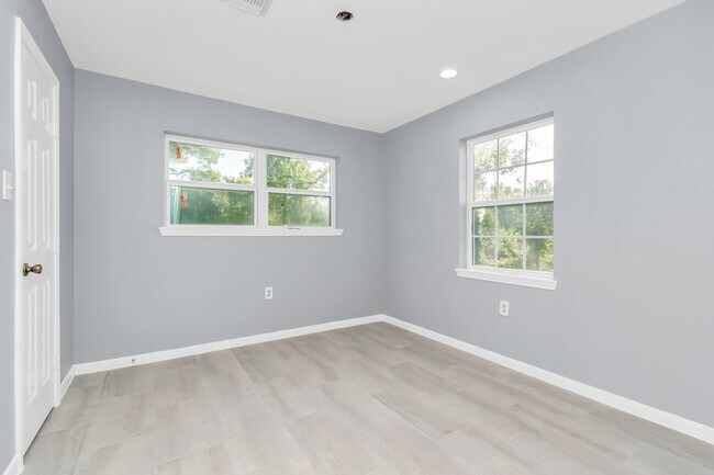 Building Photo - 2826 W Farm to Market 1462