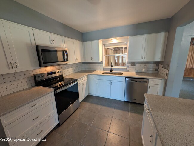 Building Photo - 2655 Wilmette Ave
