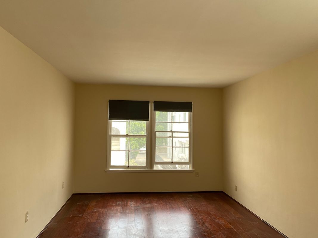 Building Photo - 1035 1/2 S Shenandoah st