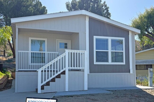 Building Photo - 1700 S State St