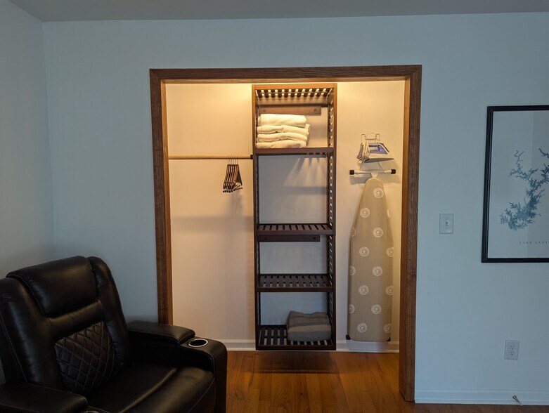 Closet in downstairs bedroom - 3812 James Ed Rd