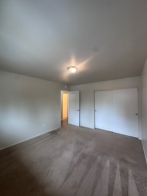 Building Photo - Charming 2-Bedroom Apartment with Modern Comforts on SE Division St.