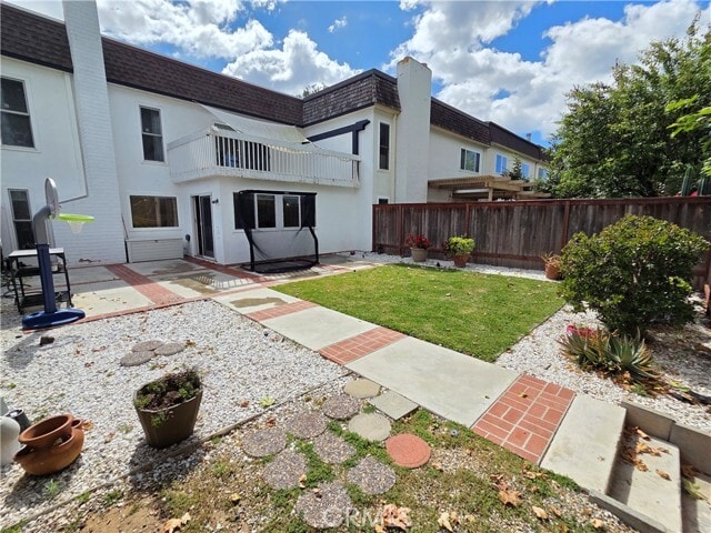 Building Photo - 20 Senisa