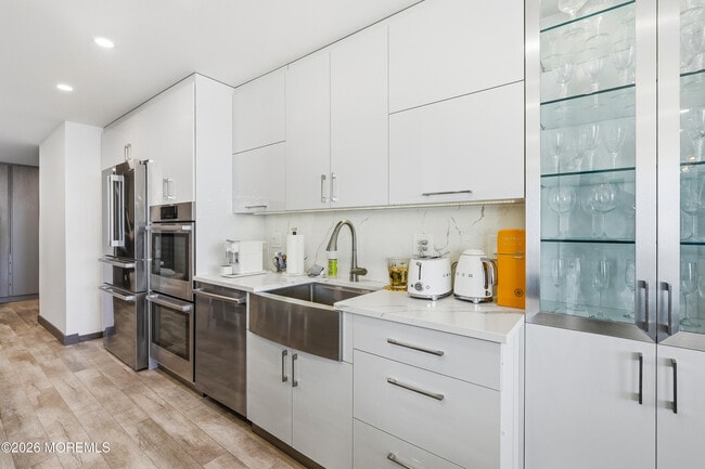 Building Photo - 480 Ocean Ave N