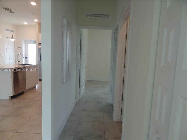 Building Photo - 4670 NW 84th Ave