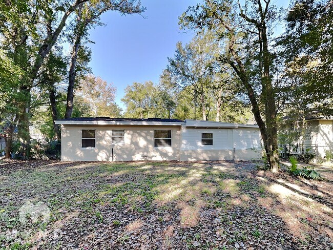 Building Photo - 2033 Allandale Cir E