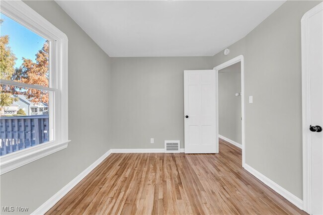 Building Photo - 12107 Worthington Ave