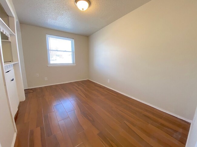 Building Photo - West El Paso 4 bed refrig A/C Home