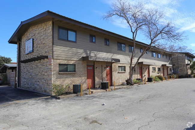Primary Photo - Bull Creek Apartments