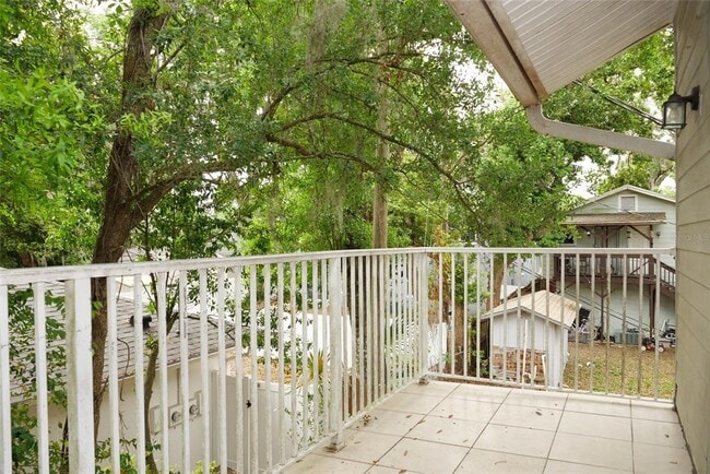 Building Photo - 419 N Fern Creek Ave