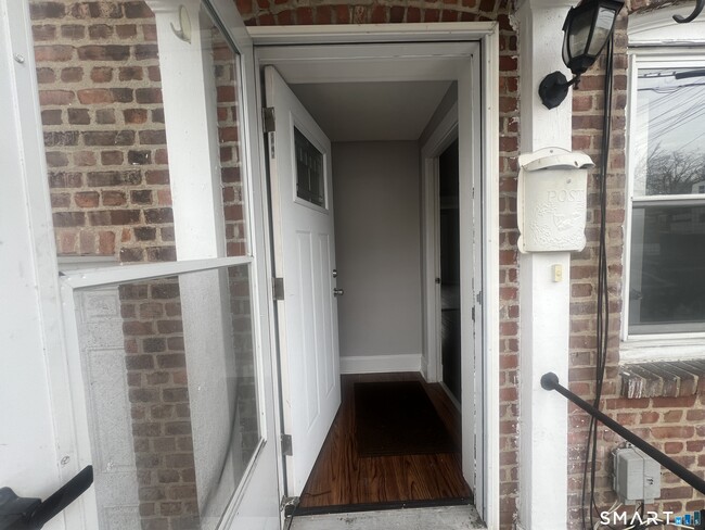 Building Photo - 110 Asylum St