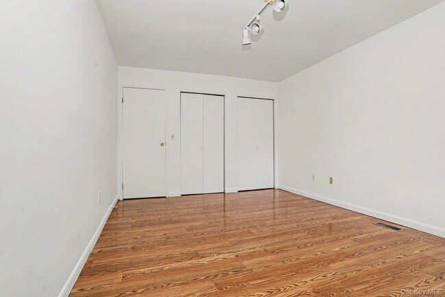 Building Photo - 311 N Greeley Ave