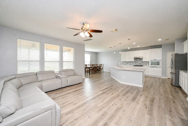 Building Photo - 6638 Autumn Sunset Ln