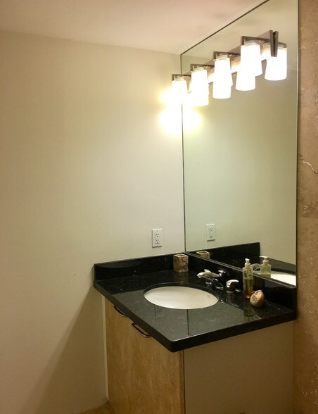 Building Photo - 1650 Brickell Ave