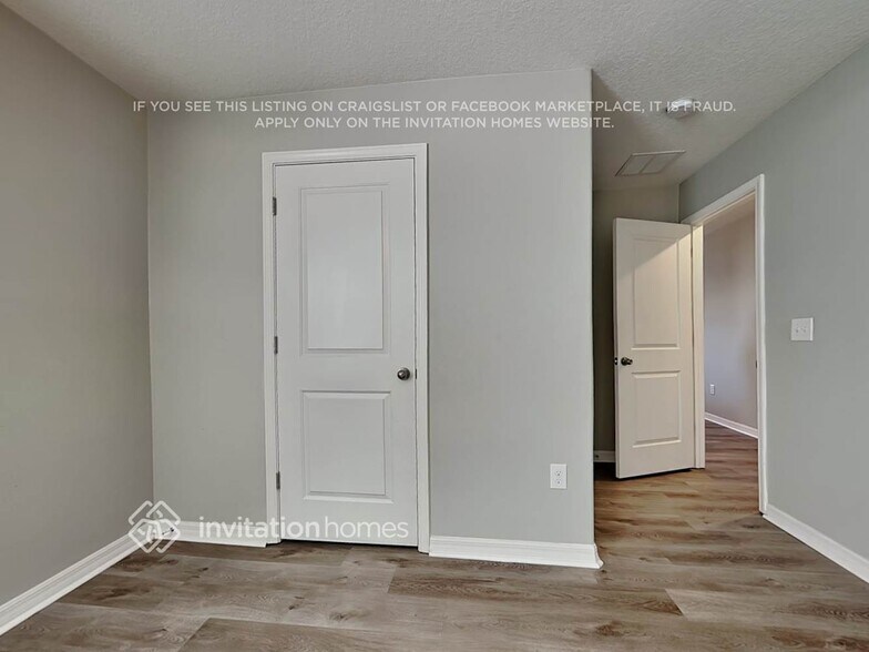 Building Photo - 11908 Miracle Mile Dr