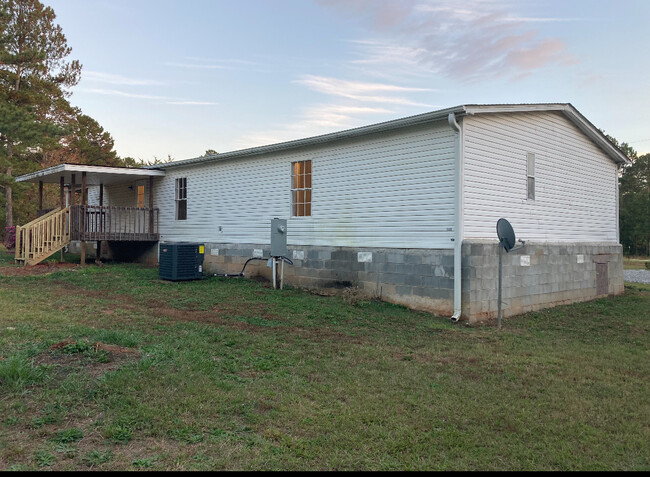 Building Photo - 403 McCullough School Rd