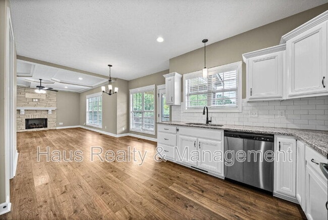 Building Photo - 415 Glenstone Springs Dr