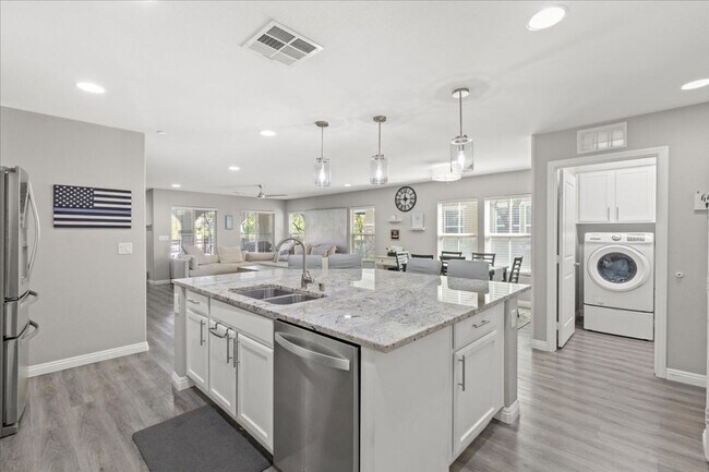 Building Photo - Spacious, Modern, Fully Furnished 3 Bedroom Home in Inspirada