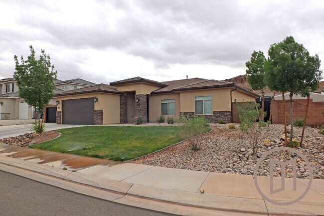 Building Photo - Beautiful home in Little Valley