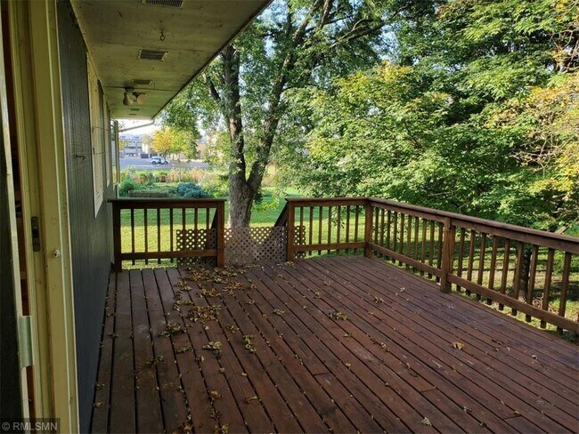 Building Photo - 2117 Fern Ln