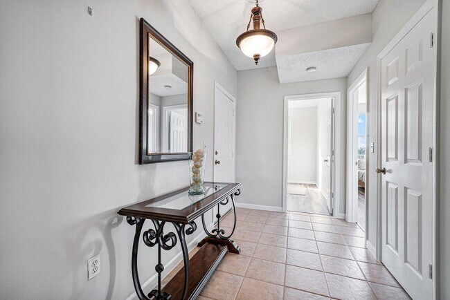 Building Photo - 2040 Greenview Shores Blvd