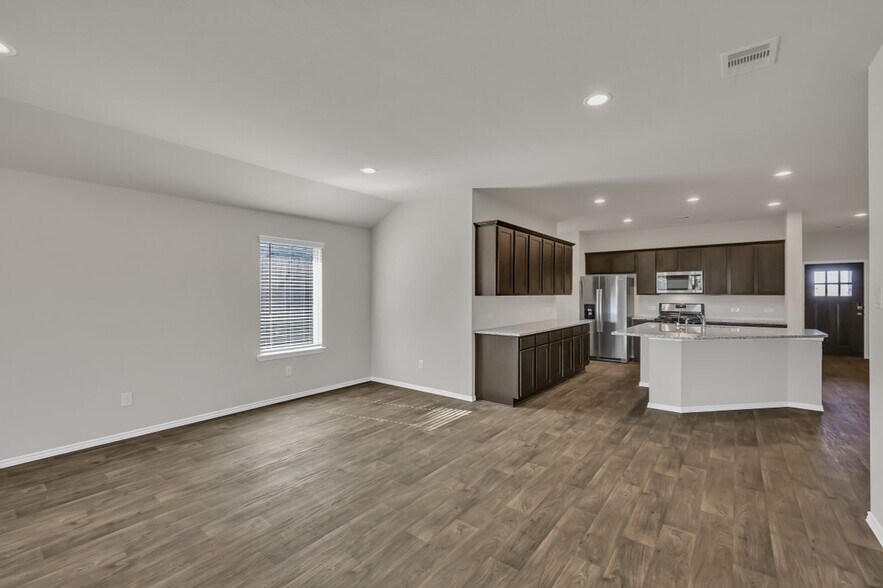 Building Photo - 6212 Hendricks Hbr Dr