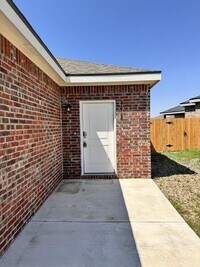 Building Photo - 5711 Kemper St