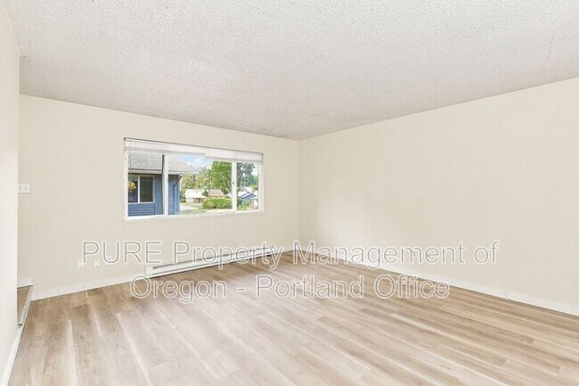 Building Photo - 2094 SE Pinelane St