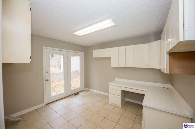 Building Photo - 356 Bittersweet Dr